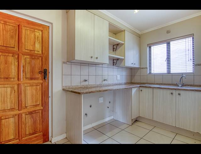 3 BEDROOM TOWNHOUSE RENTED IN ALLEN'S NEK